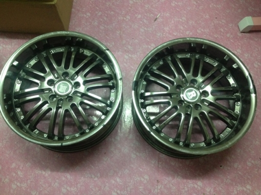 ขายแม็กซ์มือ2 ขอบ18 สีแบล็คโคลม 5 รู114 มี 2 วง ราคา3,800บาท