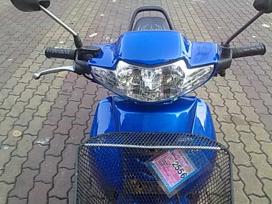 เวฟ100สตาร์มมือภาษีหมด26ก.ย.2556สีสวยมากดิส์หน้า รถกรุงเทพ