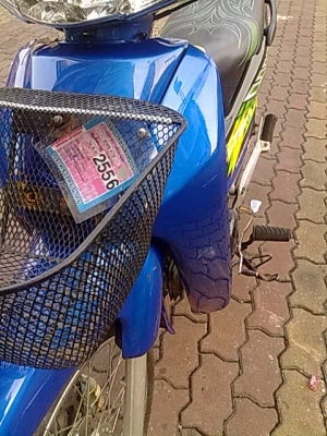 เวฟ100สตาร์มมือภาษีหมด26ก.ย.2556สีสวยมากดิส์หน้า รถกรุงเทพ