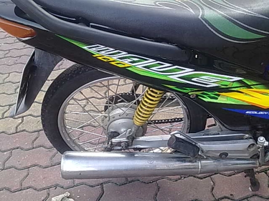 เวฟ100สตาร์มมือภาษีหมด26ก.ย.2556สีสวยมากดิส์หน้า รถกรุงเทพ