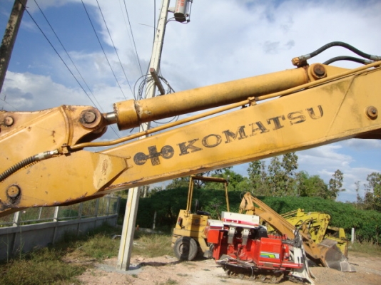 ขายรถแบ็คโฮ komatsu pc 60-1 เก่านอกสภาพพร้อมใช้งาน