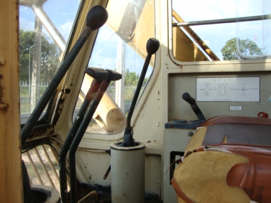 ขายรถแบ็คโฮ komatsu pc 60-1 เก่านอกสภาพพร้อมใช้งาน