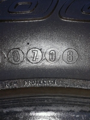 ขาย Mud BF KM1 265/75R16 ปี 08 สภาพดี สวยพร้อมลุย