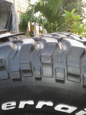 ขาย Mud BF KM1 265/75R16 ปี 08 สภาพดี สวยพร้อมลุย