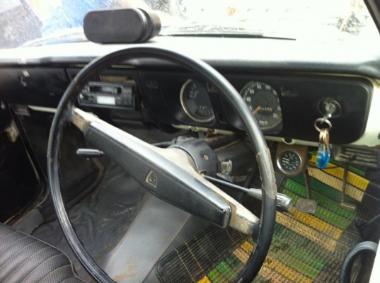 ขาย มาสด้า แฟมิเลียตัวคลาสสิค เกียร์คอ เครื่อง 1000cc.ไฟติดแตรดัง สภาพตามรูป ทะเบียน/พรบ.ยังไม่ขาดครับ ราคา39000บาทสนใจติดต่อคุณเก่ง