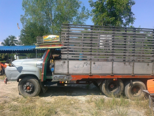 ขายรถบรรทุก 10 ล้อ 1 เพลา ราคาถูกพร้อมใช้ ขายรถบรรทุก 10 ล้อ 1 เพลา ราคาถูกพร้อมใช้