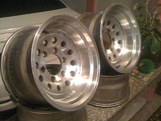 ขายล้อ หยดน้ำ