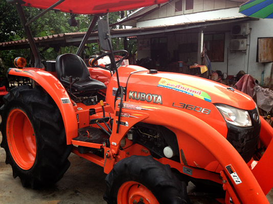 ขายด่วนคูโบต้าL3608พร้อมโลเตอร์ลี่ตราช้างและใบมีดดันดินหน้ารถสวยทำงาน800ชั่วโมง ขายด่วนคูโบต้าL3608พร้อมโลเตอร์ลี่ตราช้างและใบมีดดันดินหน้ารถสวยทำงาน800ชั่วโมง