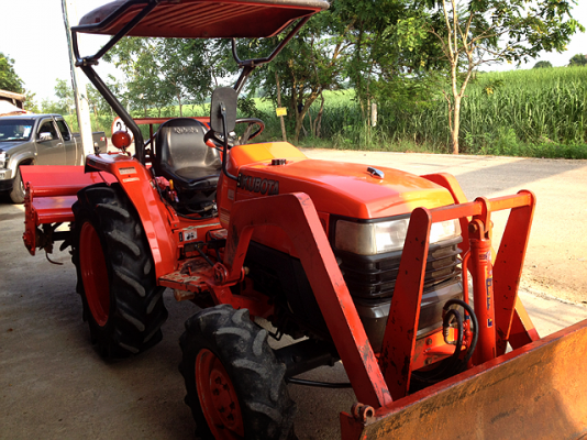 ขายด่วนรถไถคูโบต้าL3408พร้อมดันดินหน้าและโลเตอร์ลี่สนใจติดต่อ<คุณสมพงษ์ 0819136451>