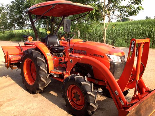 ขายด่วนรถไถคูโบต้าL3608พร้อมโลเตอร์ลี่ตราช้างและใบมีดดันดินหน้าสนใจสอบถามรายละเอียดได้ที่ คุณสมพงษ์0819136451