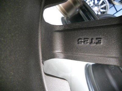 ขายแม็กมือสองTE-37 SF 17X8.0 6รู139.7 et 25ราคาถูกครับๆ