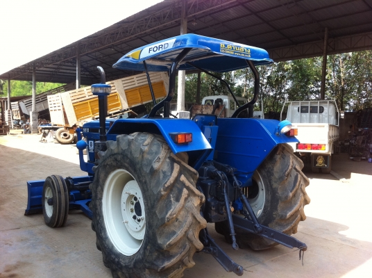 ขายรถแทรกเตอร์ นิวส์ฮอลแลนด์ 5610S สภาพพร้อมใช้ ทะเบียนพร้อมโอน ราคาต่อรองได้