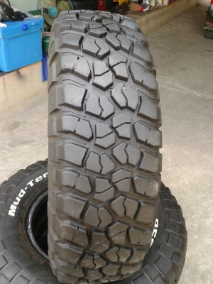 ขาย Mud BF KM2 size 265/75R16 ปี 10 สวยๆ 16,500 ครับ ขาย Mud BF KM2 size 265/75R16 ปี 10 สวยๆ 16,500 ครับ