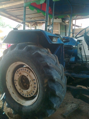 ขายรถไถ Ford 6640 NEWHOLLAND คุณ ไพรวัลย์ 085-7447991