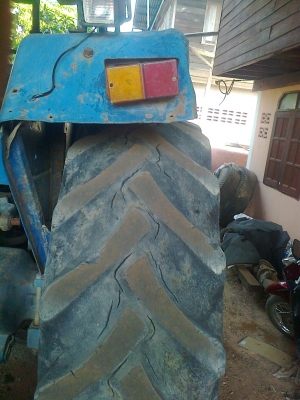 ขายรถไถ Ford 6640 NEWHOLLAND คุณ ไพรวัลย์ 085-7447991