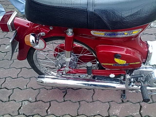 รูปในชัดๆเพียบC70KAสภาพประกวดรถปี2522พรบภาษีหมดปีหน้าพร้อมโอนรถ กรุงเทพ