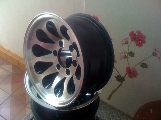 ขายล้อ หยดน้ำ