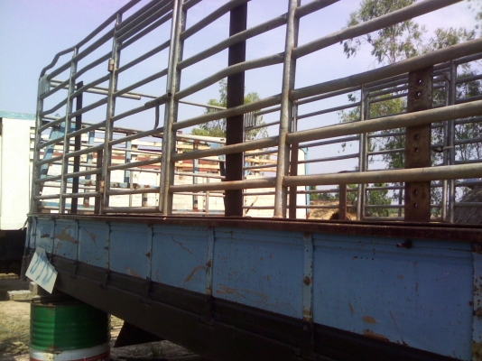 ขาย กระบะ 6ล้อกลาง พร้อมคอกเหล็กแป๊ปประปา(หนา) สภาพดี ยาว4.20 กว้าง 1.87 เมตร