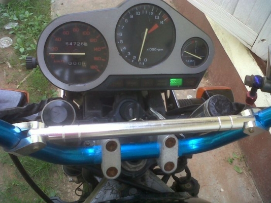 ขายด่วน hohda vtz 250 ขายด่วน hohda vtz 250