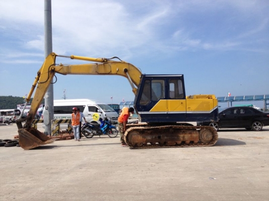 รถแบคโฮ  KOBELCO  120     สนใจติดต่อ  081 - 6079515