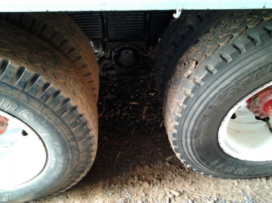 ISUZU ROCKY 175 HP 6BG1 สิบล้อเพลาเดียว ยางสภาพดี 90\% เครื่องแรงดีไม่มีเยิ้ม ภายในเก๋งสวยครบ แอร์ พวงมาลัยเพาเวอร์ เบรคทริ๊ปฟี้ กระบะเหล็กคาร์โก้ยาว 6.20 เมตรสภาพอย่างสวย คัชซีไม่ผุ เอกสารทะเบียนครบพร้อมโอนครับ