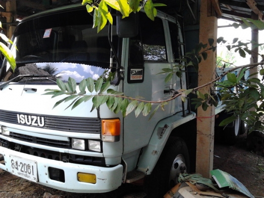 ISUZU ROCKY 175 HP 6BG1 สิบล้อเพลาเดียว ยางสภาพดี 90\% เครื่องแรงดีไม่มีเยิ้ม ภายในเก๋งสวยครบ แอร์ พวงมาลัยเพาเวอร์ เบรคทริ๊ปฟี้ กระบะเหล็กคาร์โก้ยาว 6.20 เมตรสภาพอย่างสวย คัชซีไม่ผุ เอกสารทะเบียนครบพร้อมโอนครับ