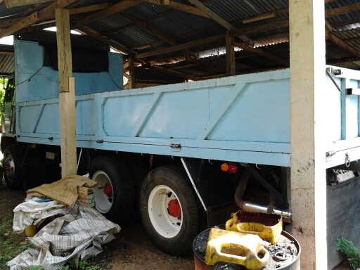 ISUZU ROCKY 175 HP 6BG1 สิบล้อเพลาเดียว ยางสภาพดี 90\% เครื่องแรงดีไม่มีเยิ้ม ภายในเก๋งสวยครบ แอร์ พวงมาลัยเพาเวอร์ เบรคทริ๊ปฟี้ กระบะเหล็กคาร์โก้ยาว 6.20 เมตรสภาพอย่างสวย คัชซีไม่ผุ เอกสารทะเบียนครบพร้อมโอนครับ