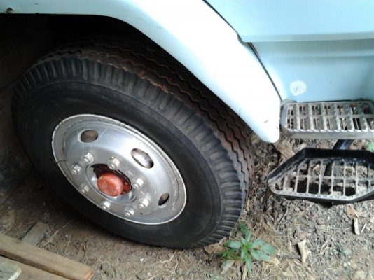 ISUZU ROCKY 175 HP 6BG1 สิบล้อเพลาเดียว ยางสภาพดี 90\% เครื่องแรงดีไม่มีเยิ้ม ภายในเก๋งสวยครบ แอร์ พวงมาลัยเพาเวอร์ เบรคทริ๊ปฟี้ กระบะเหล็กคาร์โก้ยาว 6.20 เมตรสภาพอย่างสวย คัชซีไม่ผุ เอกสารทะเบียนครบพร้อมโอนครับ