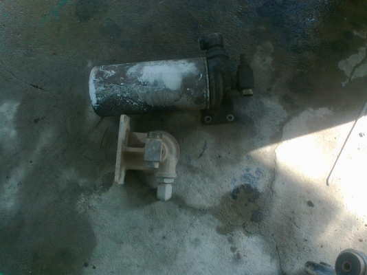 ขากรองน้ำมันเครื่อง CAT