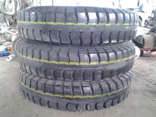 ยางหล่อของใหม่ขนาด 9.00-20