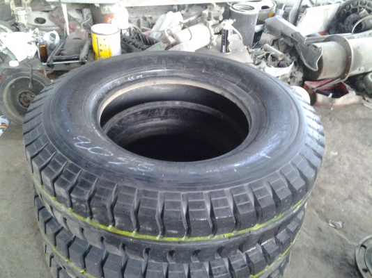 ยางหล่อของใหม่ขนาด 9.00-20