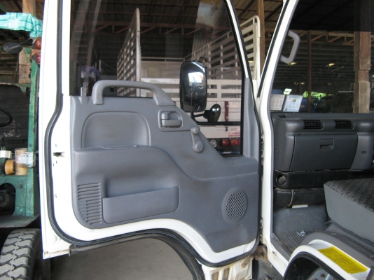 ขาย 6 ล้อ อีซูซุ NKR 130 แรง ยาว 5  ม. ปี 2006 สภาพเดิม ๆ สวยจัดกว่า 90\% เครื่องแน่น คัสซีสวยกิ๊ป สนใจชมรถก่อนได้ครับ