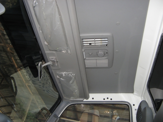 ขาย 6 ล้อ อีซูซุ NKR 130 แรง ยาว 5  ม. ปี 2006 สภาพเดิม ๆ สวยจัดกว่า 90\% เครื่องแน่น คัสซีสวยกิ๊ป สนใจชมรถก่อนได้ครับ