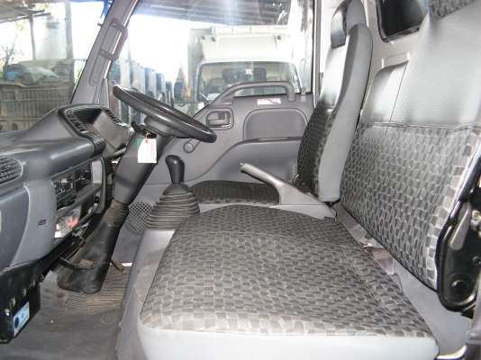 ขาย 6 ล้อ อีซูซุ NKR 130 แรง ยาว 5  ม. ปี 2006 สภาพเดิม ๆ สวยจัดกว่า 90\% เครื่องแน่น คัสซีสวยกิ๊ป สนใจชมรถก่อนได้ครับ