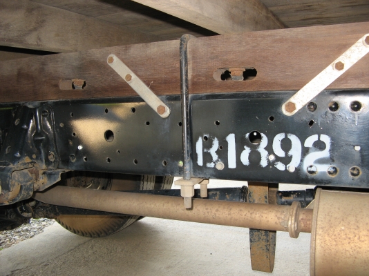 ขาย 6 ล้อ อีซูซุ NKR 130 แรง ยาว 5  ม. ปี 2006 สภาพเดิม ๆ สวยจัดกว่า 90\% เครื่องแน่น คัสซีสวยกิ๊ป สนใจชมรถก่อนได้ครับ