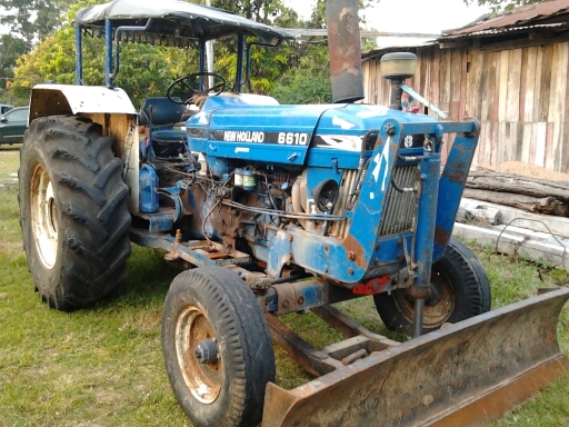 FORD 6610 - 1 เพลา เสื้อลาย อุปกรณ์ครบ มีใบดันหน้า ผานพรวนดิน 3 เครื่องแรงดี ช่วงล่างแน่น ยางสภาพดี 4 เส้นประมาณ 60\% พร้อมลุยงานได้เลย เอกสารทะเบียนครบ