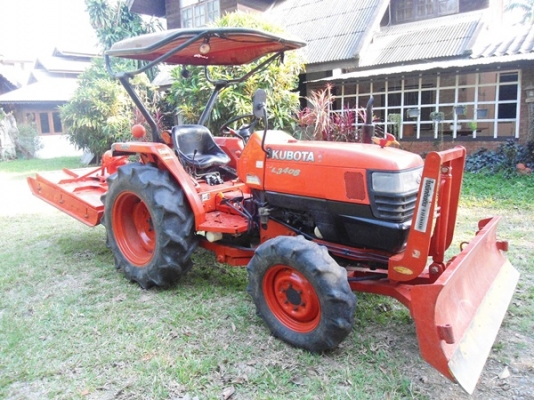 รถไถคูโบต้า L3408, 4WD,34 แรงม้า สภาพดีเยี่ยม มีดันหน้า โรตารี่ ที่ตัดหญ้า ขนาด120 ม.และผานพรวน 5x22 ของhui  ราคา 310,000 บาท