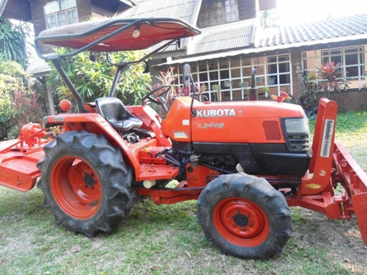 รถไถคูโบต้า L3408, 4WD,34 แรงม้า สภาพดีเยี่ยม มีดันหน้า โรตารี่ ที่ตัดหญ้า ขนาด120 ม.และผานพรวน 5x22 ของhui  ราคา 310,000 บาท