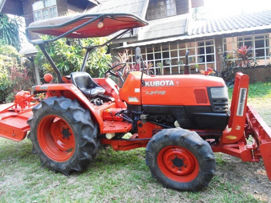 รถไถคูโบต้า L3408, 4WD,34 แรงม้า สภาพดีเยี่ยม มีดันหน้า โรตารี่ ที่ตัดหญ้า ขนาด120 ม.และผานพรวน 5x22 ของhui  ราคา 310,000 บาท