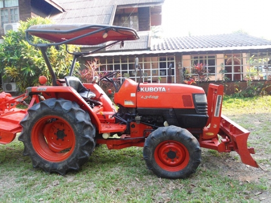 รถไถคูโบต้า L3408, 4WD,34 แรงม้า สภาพดีเยี่ยม มีดันหน้า โรตารี่ ที่ตัดหญ้า ขนาด120 ม.และผานพรวน 5x22 ของhui  ราคา 310,000 บาท