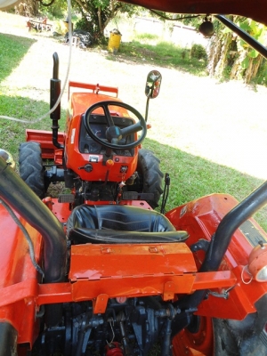 รถไถคูโบต้า L3408, 4WD,34 แรงม้า สภาพดีเยี่ยม มีดันหน้า โรตารี่ ที่ตัดหญ้า ขนาด120 ม.และผานพรวน 5x22 ของhui  ราคา 310,000 บาท