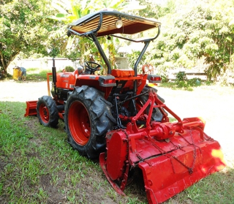 รถไถคูโบต้า L3408, 4WD,34 แรงม้า สภาพดีเยี่ยม มีดันหน้า โรตารี่ ที่ตัดหญ้า ขนาด120 ม.และผานพรวน 5x22 ของhui  ราคา 310,000 บาท
