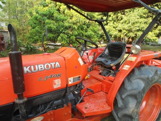รถไถคูโบต้า L3408, 4WD,34 แรงม้า สภาพดีเยี่ยม มีดันหน้า โรตารี่ ที่ตัดหญ้า ขนาด120 ม.และผานพรวน 5x22 ของhui  ราคา 310,000 บาท