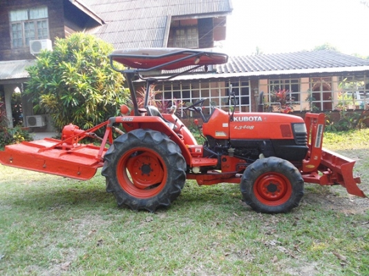 รถไถคูโบต้า L3408, 4WD,34 แรงม้า สภาพดีเยี่ยม มีดันหน้า โรตารี่ ที่ตัดหญ้า ขนาด120 ม.และผานพรวน 5x22 ของhui  ราคา 310,000 บาท