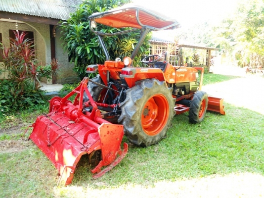 รถไถคูโบต้า L3408, 4WD,34 แรงม้า สภาพดีเยี่ยม มีดันหน้า โรตารี่ ที่ตัดหญ้า ขนาด120 ม.และผานพรวน 5x22 ของhui  ราคา 310,000 บาท