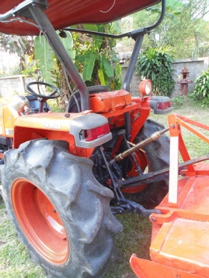 รถไถคูโบต้า L3408, 4WD,34 แรงม้า สภาพดีเยี่ยม มีดันหน้า โรตารี่ ที่ตัดหญ้า ขนาด120 ม.และผานพรวน 5x22 ของhui  ราคา 310,000 บาท