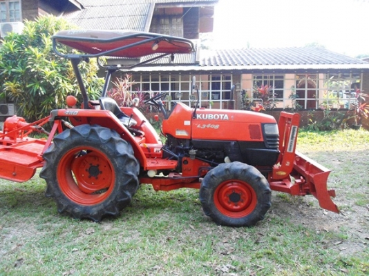 รถไถคูโบต้า L3408, 4WD,34 แรงม้า สภาพดีเยี่ยม มีดันหน้า โรตารี่ ที่ตัดหญ้า ขนาด120 ม.และผานพรวน 5x22 ของhui  ราคา 310,000 บาท