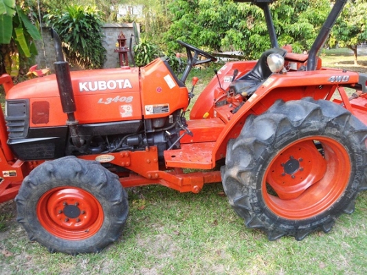 รถไถคูโบต้า L3408, 4WD,34 แรงม้า สภาพดีเยี่ยม มีดันหน้า โรตารี่ ที่ตัดหญ้า ขนาด120 ม.และผานพรวน 5x22 ของhui  ราคา 310,000 บาท