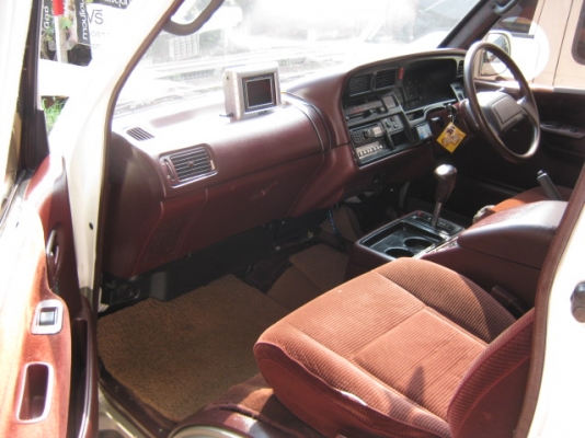 คัสตอมหลังคาสูง ปี04(2547) ประกอบนอก นำเข้ามาทั้งคัน จดทะเบียนถูกต้อง แต่งวีไอพี ต่อรองได้ครับ คัสตอมหลังคาสูง ปี04(2547) ประกอบนอก นำเข้ามาทั้งคัน จดทะเบียนถูกต้อง แต่งวีไอพี ต่อรองได้ครับ