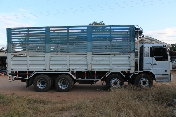 ขาย 12 ล้อ.HINO PROFIA  360 Hp k13c รถสถาพดีมาก สวยมากๆ ไม่ดั้ม  ประกอบใหม่ๆกันเลย มีเล่มพร้องโอน